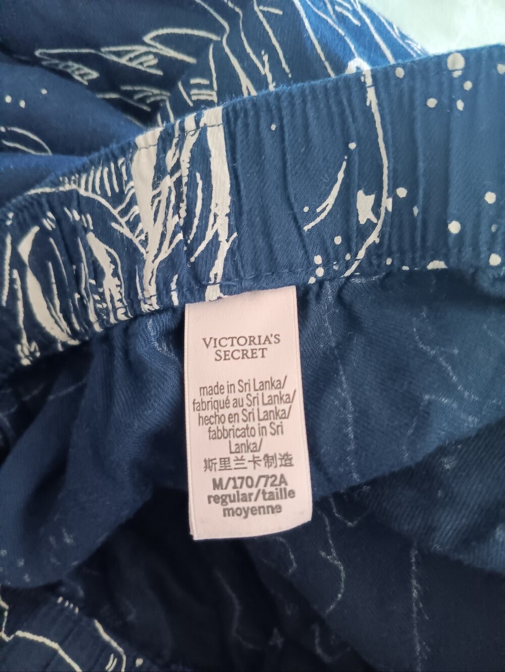 Victoria's Secret Pegasus Print Navy Pajama Pants Medium - Picture 5 of 6
